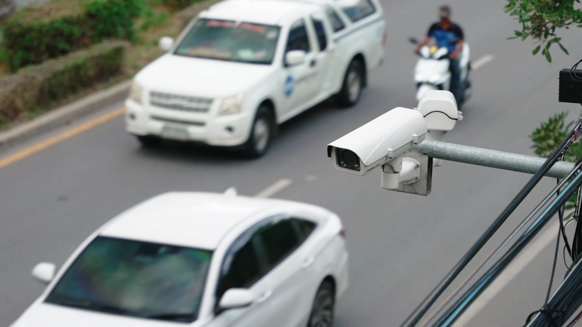 Câmara aprova envio obrigatório de fotos em multas aplicadas por câmeras e IA