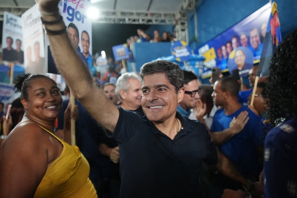 'Vamos devolver a esperança ao jovem da Bahia', diz ACM Neto em noite de escuta popular e história de superação no Cabula