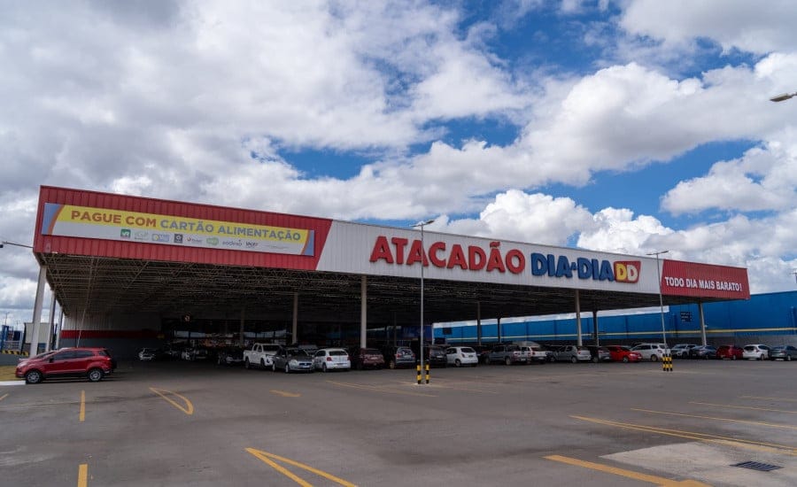Da pequena mercearia de bairro ao atacarejo de R$ 6,6 bilhões com lojas em Salvador