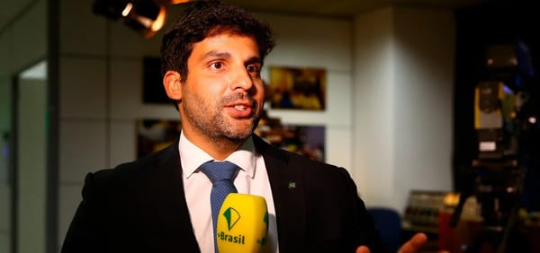 Ligado aos Bolsonaro e ao Caso Master, capitão baiano tem punição decretada por Jerônimo