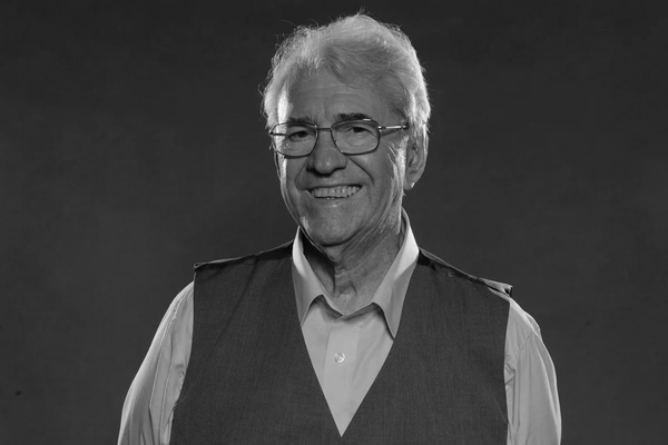 Morre Juca de Oliveira, ícone do teatro e da televisão brasileira, aos 91 anos