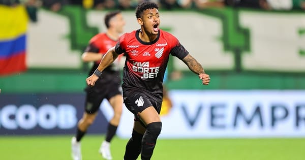 Justiça condena Léo Derik, do Athletico-PR, a 13 anos de prisão por estupro