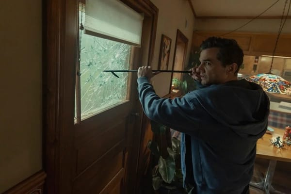Wagner Moura é aclamado pela crítica por ficção científica da Netflix