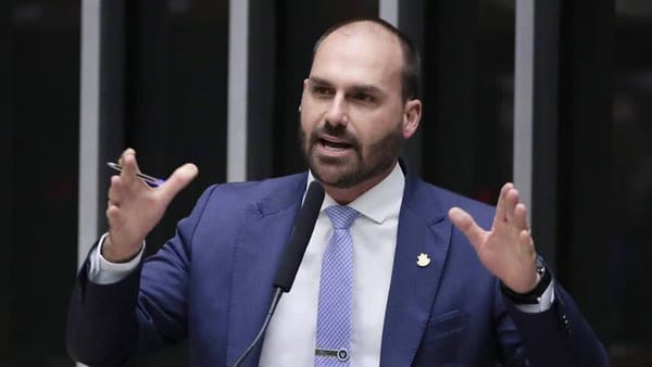 Eduardo Bolsonaro orientou como dinheiro do 'Dark Horse' seria gerido nos EUA, diz PF